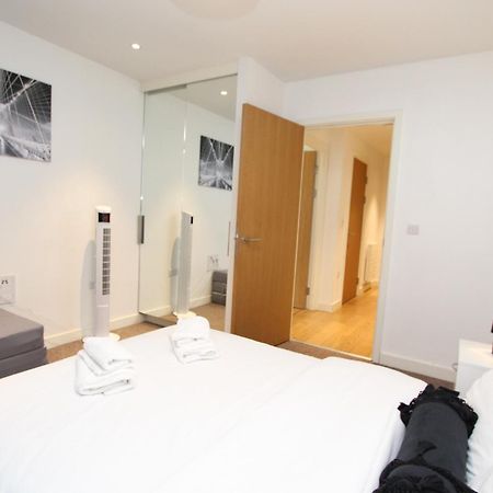 Spacious & Modern 1 Bedroom Close To Station In E16 London Luaran gambar