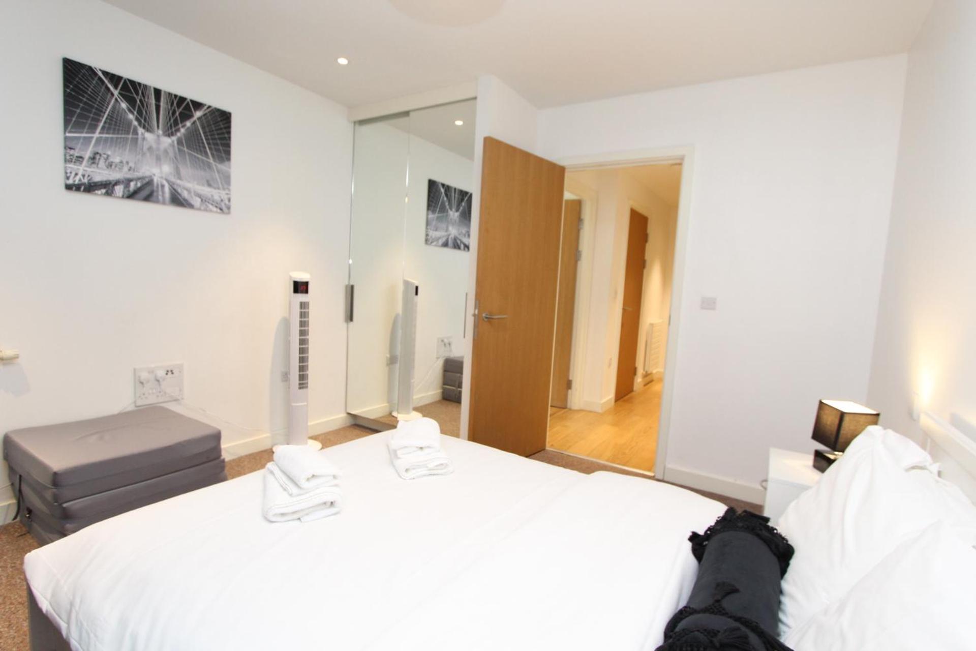 Spacious & Modern 1 Bedroom Close To Station In E16 London Luaran gambar