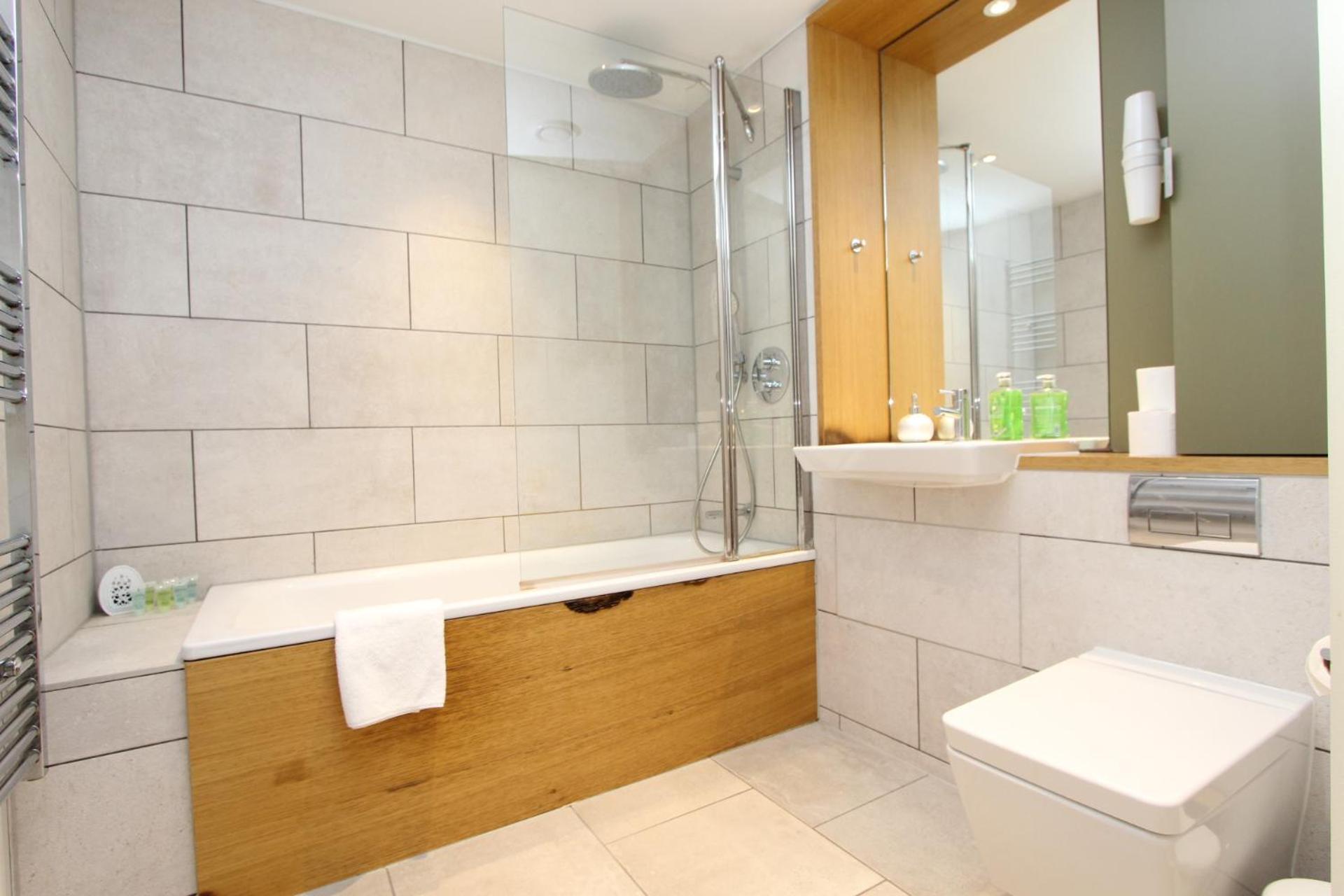 Spacious & Modern 1 Bedroom Close To Station In E16 London Luaran gambar
